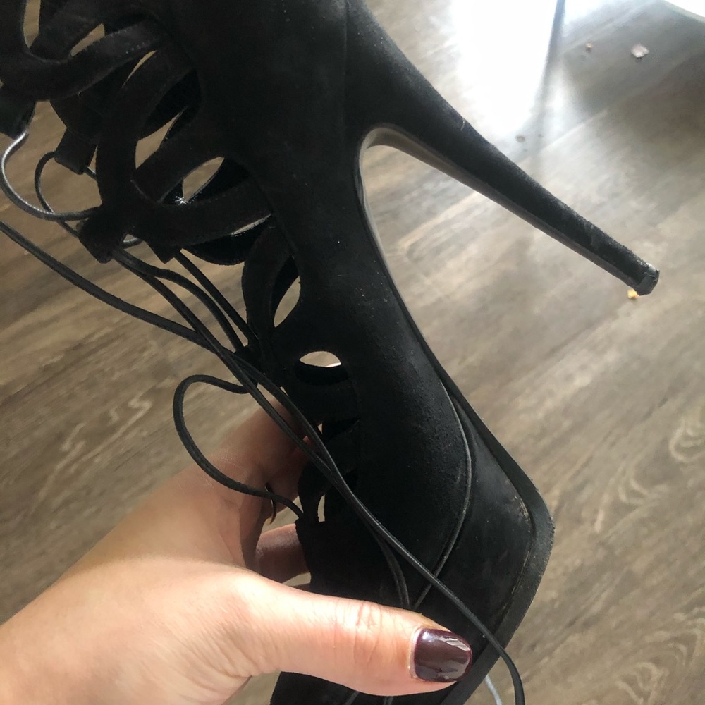 Shoes - Picture 5 of 6